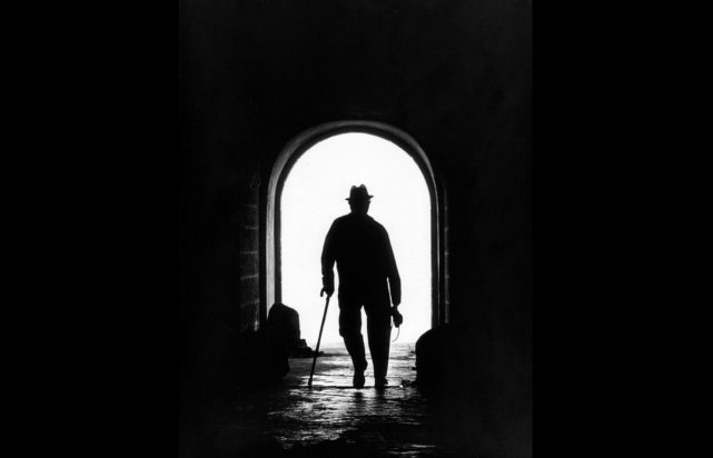 Τεστ προσωπικότητας: Βλέπετε κάποιον να έρχεται ή να φεύγει; Τι αποκαλύπτει η απάντησή σας για τον χαρακτήρα σας