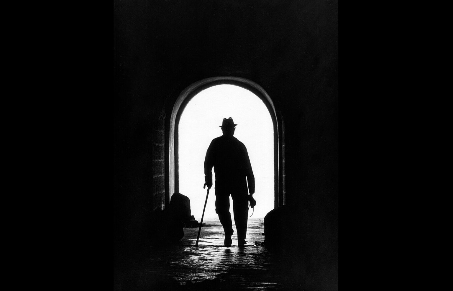 Τεστ προσωπικότητας: Βλέπετε κάποιον να έρχεται ή να φεύγει; Τι αποκαλύπτει η απάντησή σας για τον χαρακτήρα σας