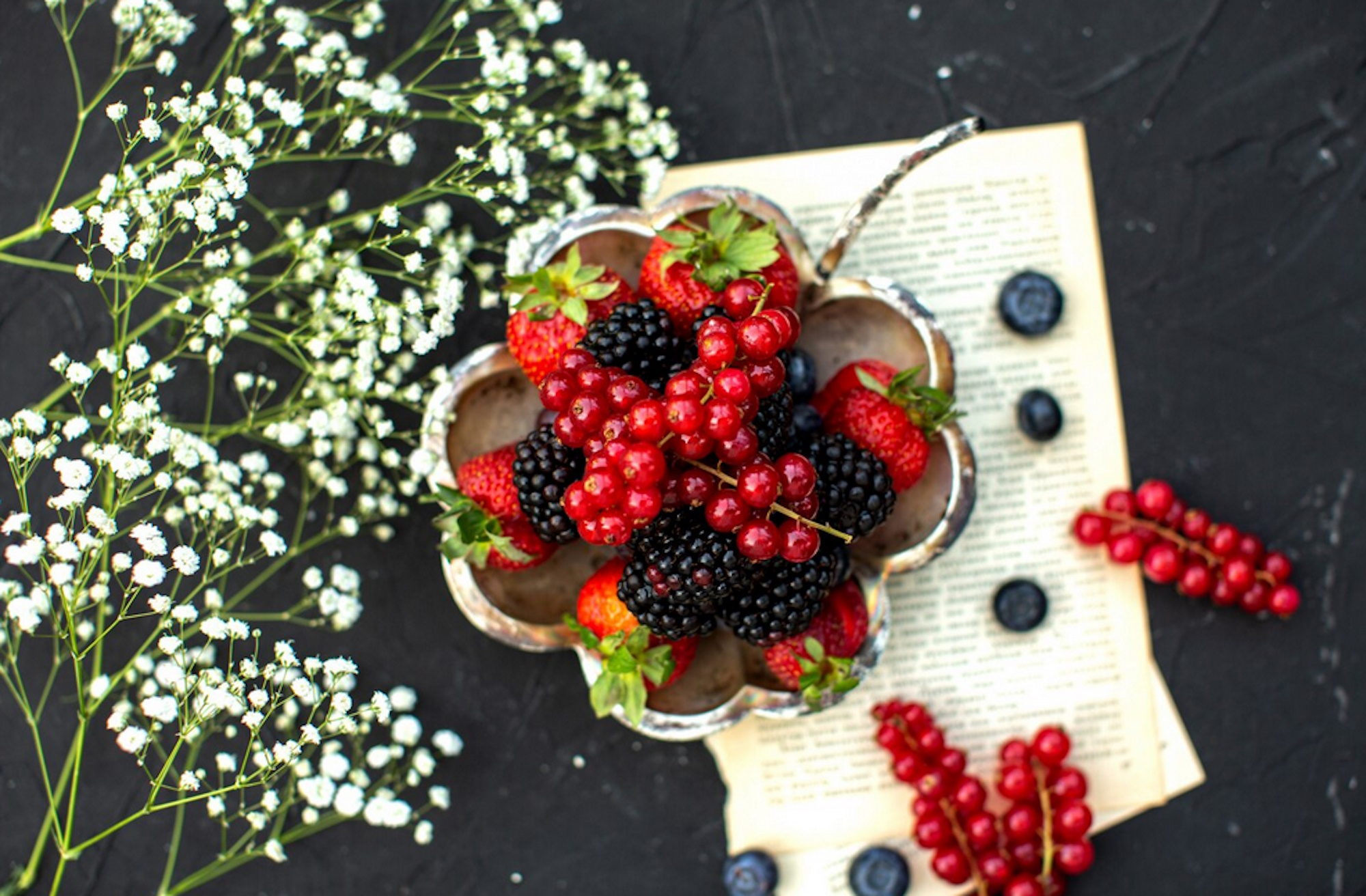 Αλλεργική ρινίτιδα: 4 φρούτα που μπορούν να λειτουργήσουν ως «φυσικό αντίδοτο» στα ενοχλητικά συμπτώματα