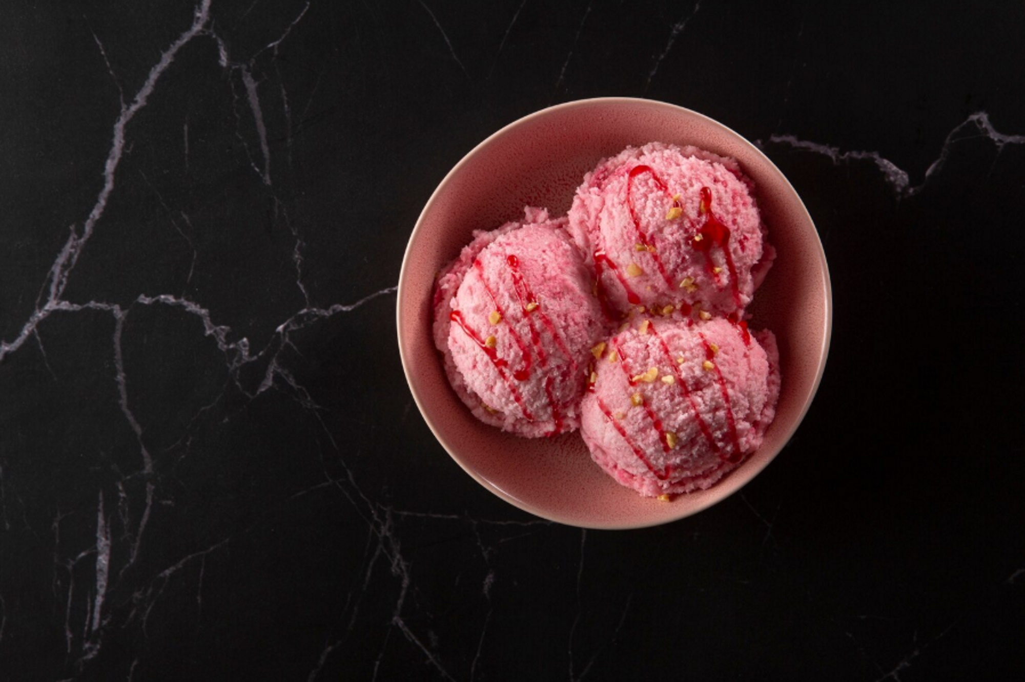 Συνταγή για σπιτικό παγωτό φράουλα με μοναδική γεύση και υπέροχο άρωμα