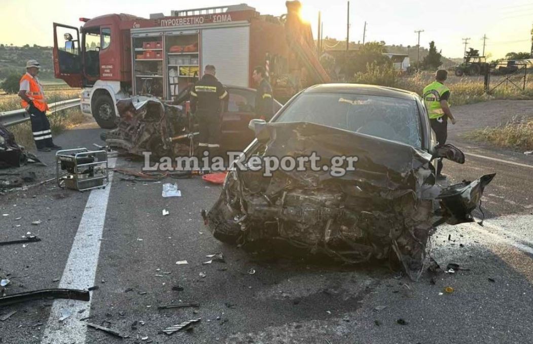 Τροχαίο στη Θήβα: Δύο νεκροί και ένας τραυματίας έπειτα από μετωπική σύγκρουση οχημάτων