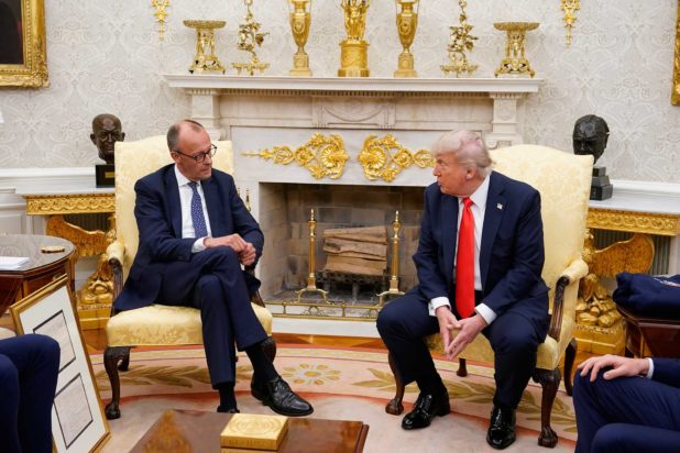 Φρίντριχ Μερτς και Ντόναλντ Τραμπ