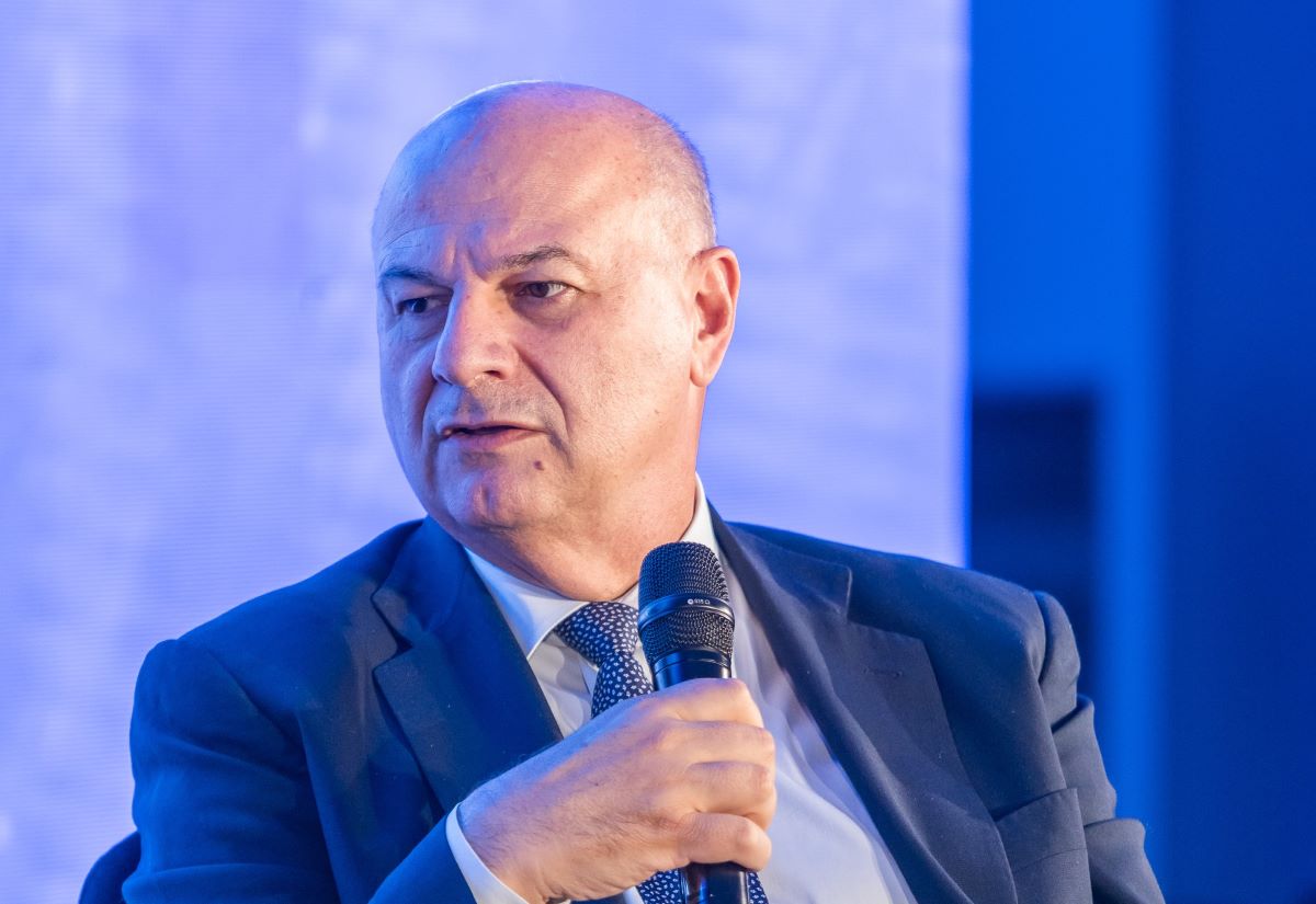 Κώστας Τσιάρας