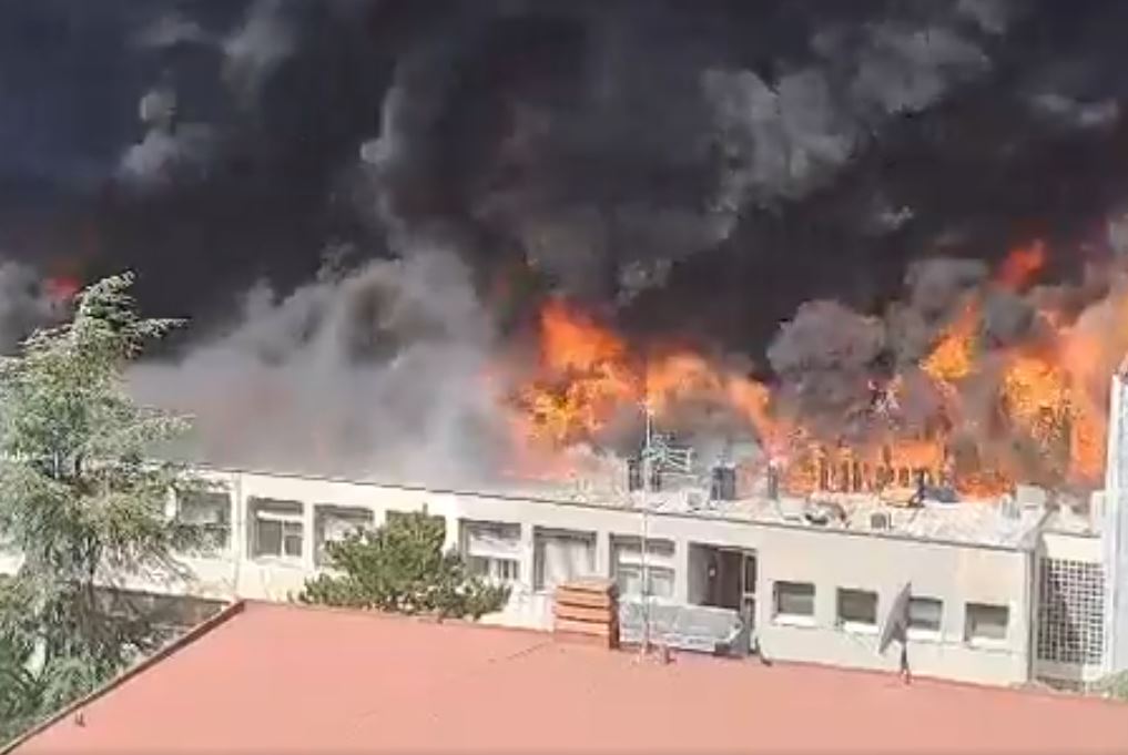 Ιταλία: Ξέσπασε φωτιά στο πανεπιστήμιο του Βιτέρμπο – Κατέρρευσε μέρος του 2ου ορόφου