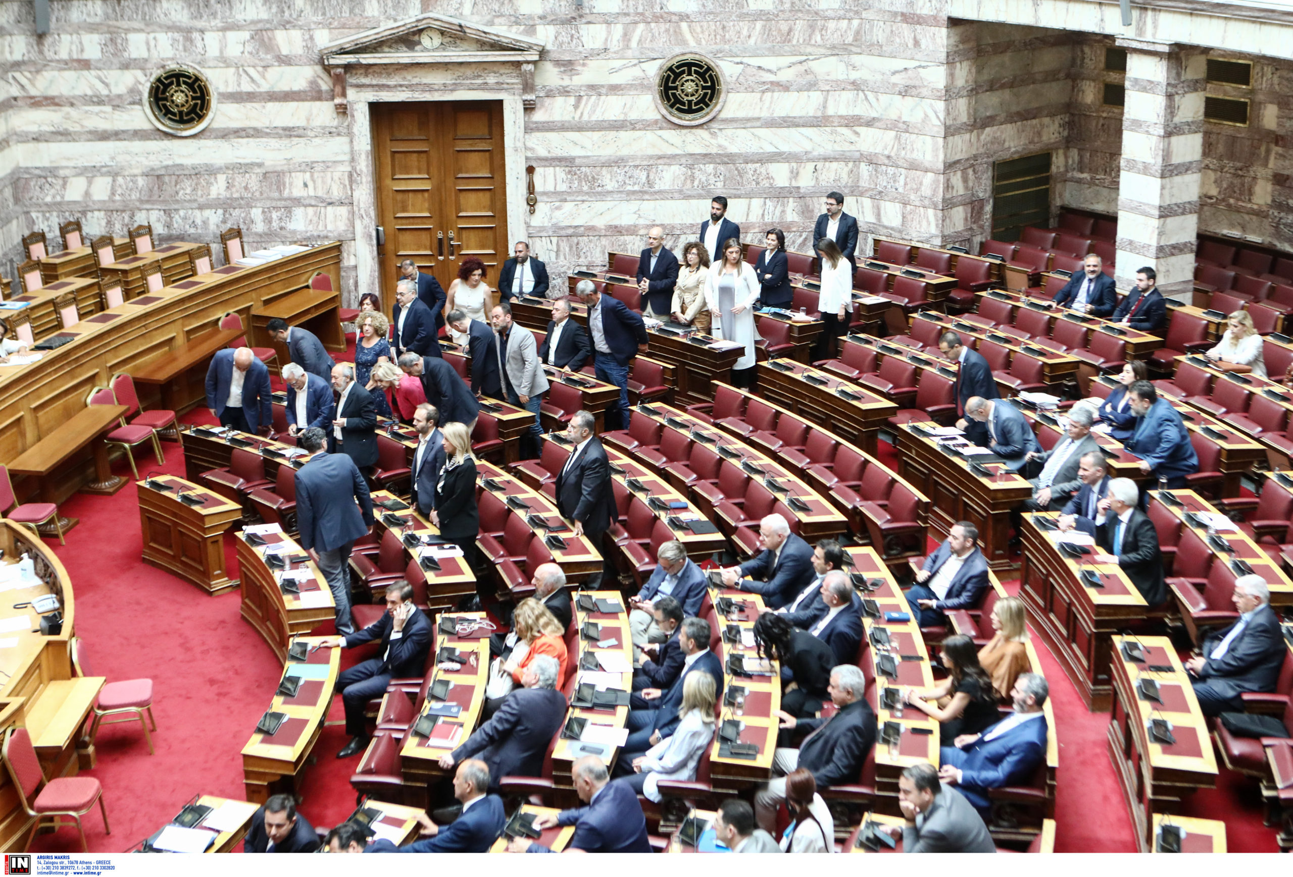 Κατατέθηκε στη Βουλή η τροπολογία ΥΠΕΝ για τη δόμηση σε οικισμούς με λιγότερους από 2.000 κατοίκους