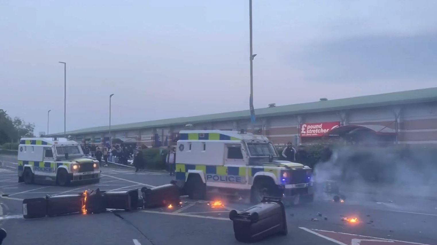 Βόρεια Ιρλανδία: Δεύτερη νύχτα ταραχών στην πόλη Μπαλιμίνα