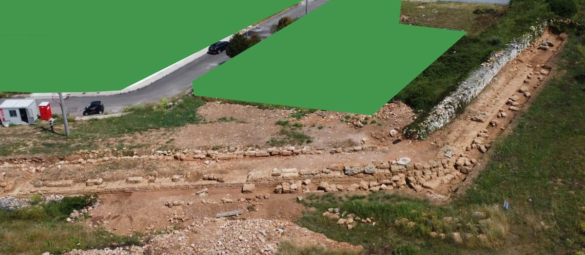 Τμήμα των τειχών της Μεσσαπίας που ανακαλύφθηκαν