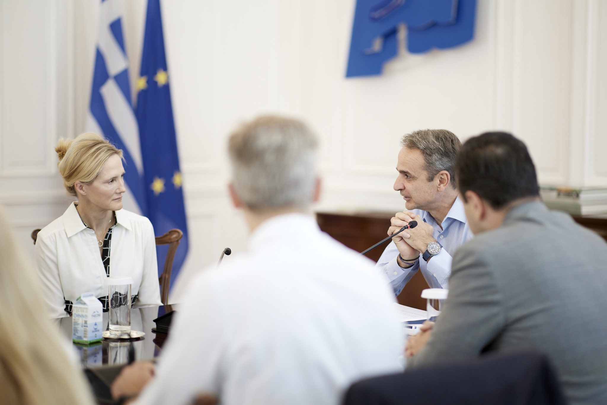 Συνάντηση Μητσοτάκη με την Antigone Davis, Αντιπρόεδρο της Meta αρμόδια για την Ασφάλεια