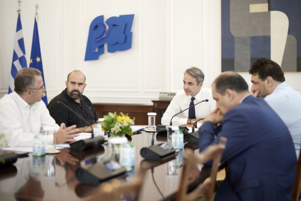 Μητσοτάκης: Συνάντηση με τον δήμαρχο Κυθήρων