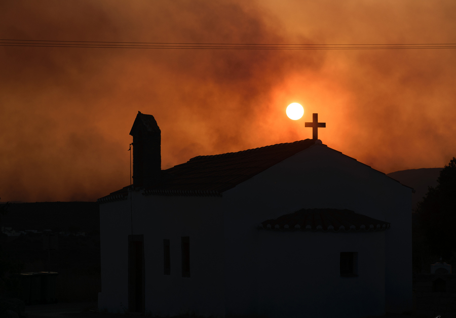 ΦΩΤΙΑ ΣΤΑ ΚΥΘΗΡΑ