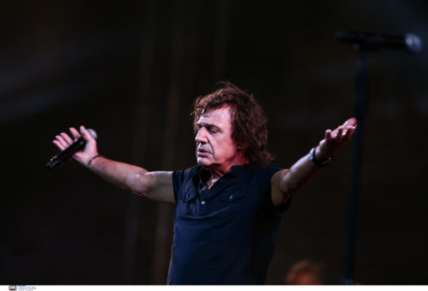 Βασίλης Παπακωνσταντίνου