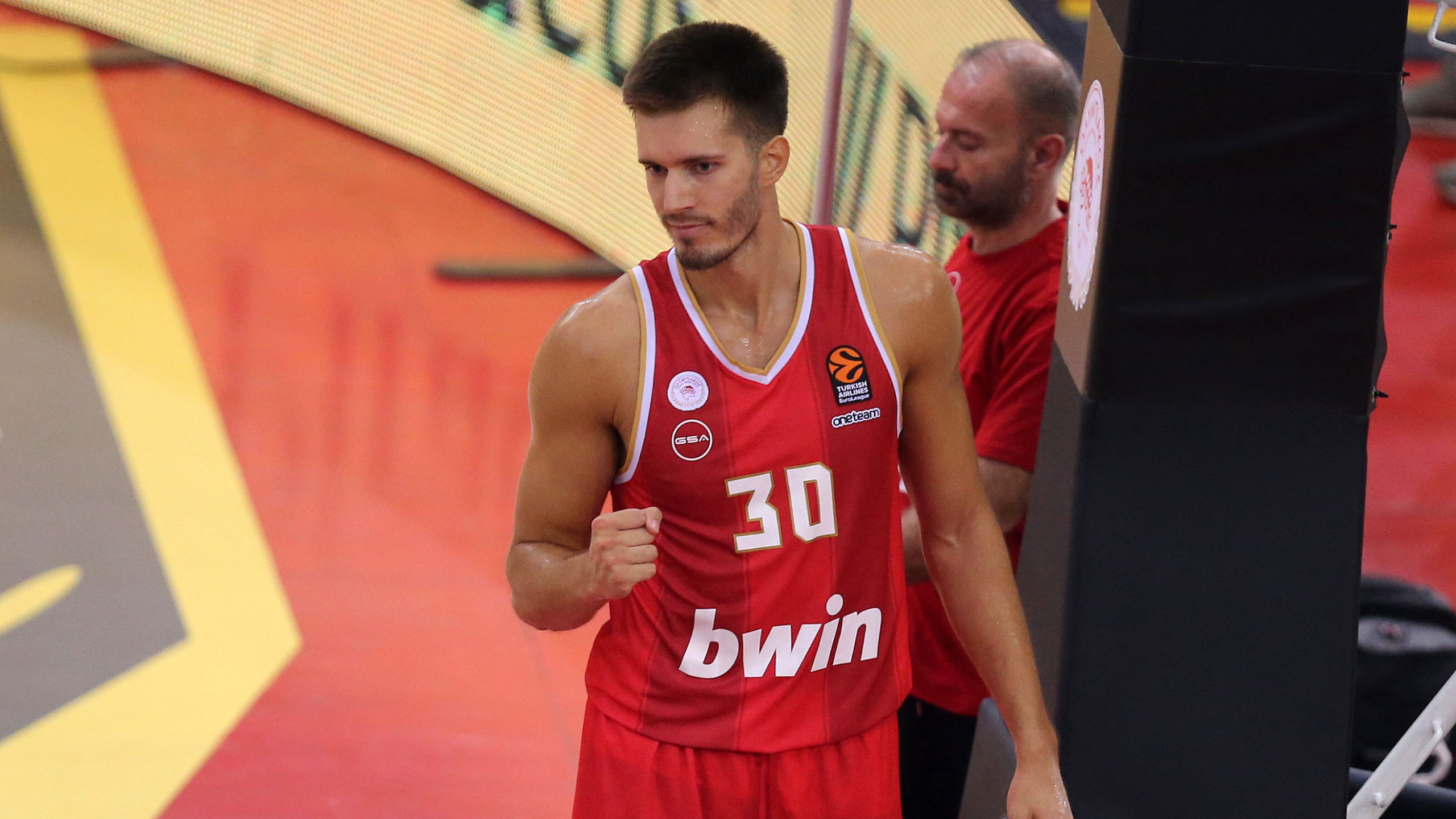 Φίλιπ Πετρούσεφ: Έληξε το buy out για την Ευρώπη – Αυτά είναι τα δεδομένα για την παραμονή του στον Ολυμπιακό