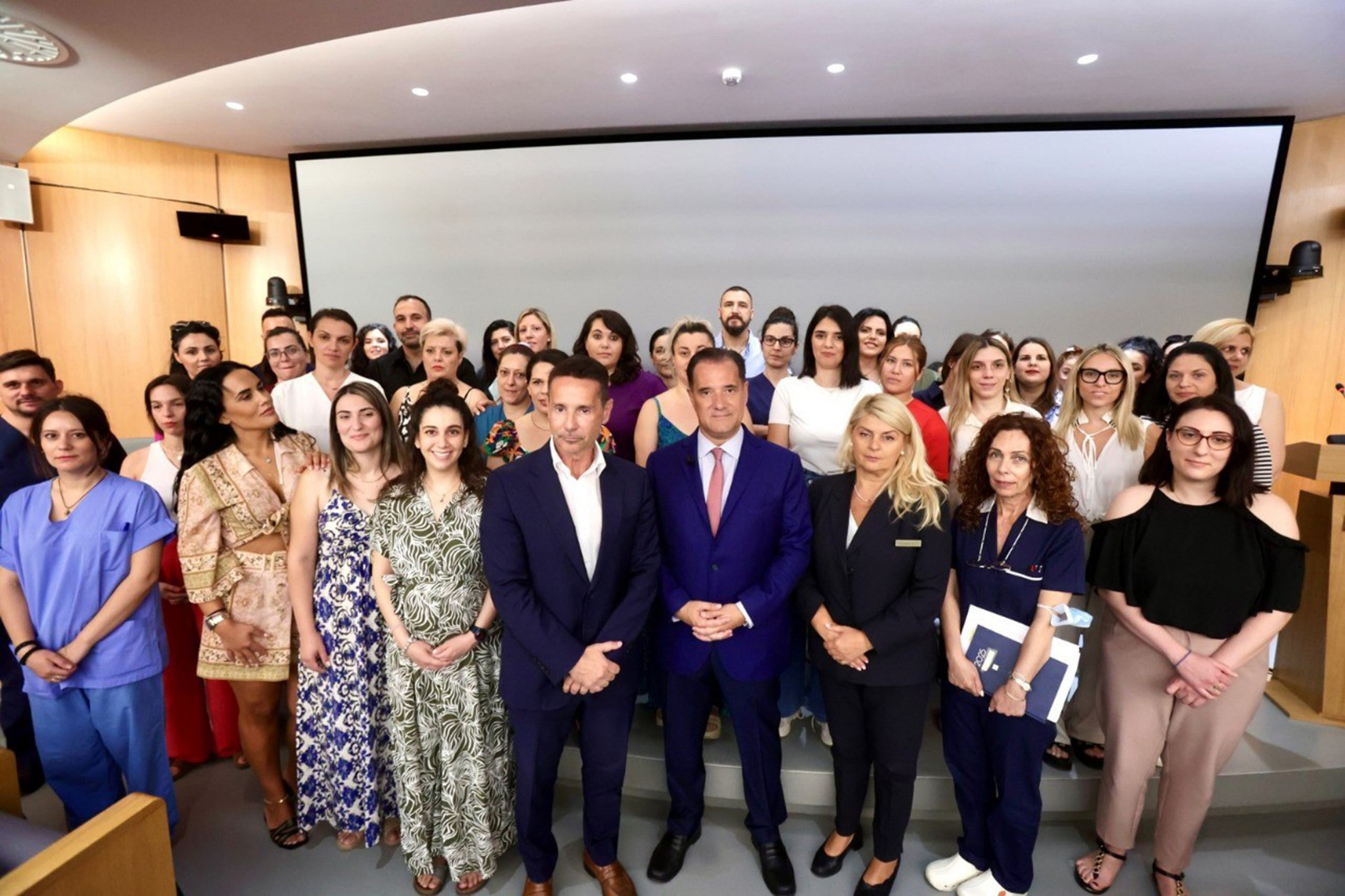 Ορκωμοσία 49 νέων νοσηλευτών στο νοσοκομείο «Ευαγγελισμός» παρουσία του Υπουργού Υγείας Άδωνι Γεωργιάδη