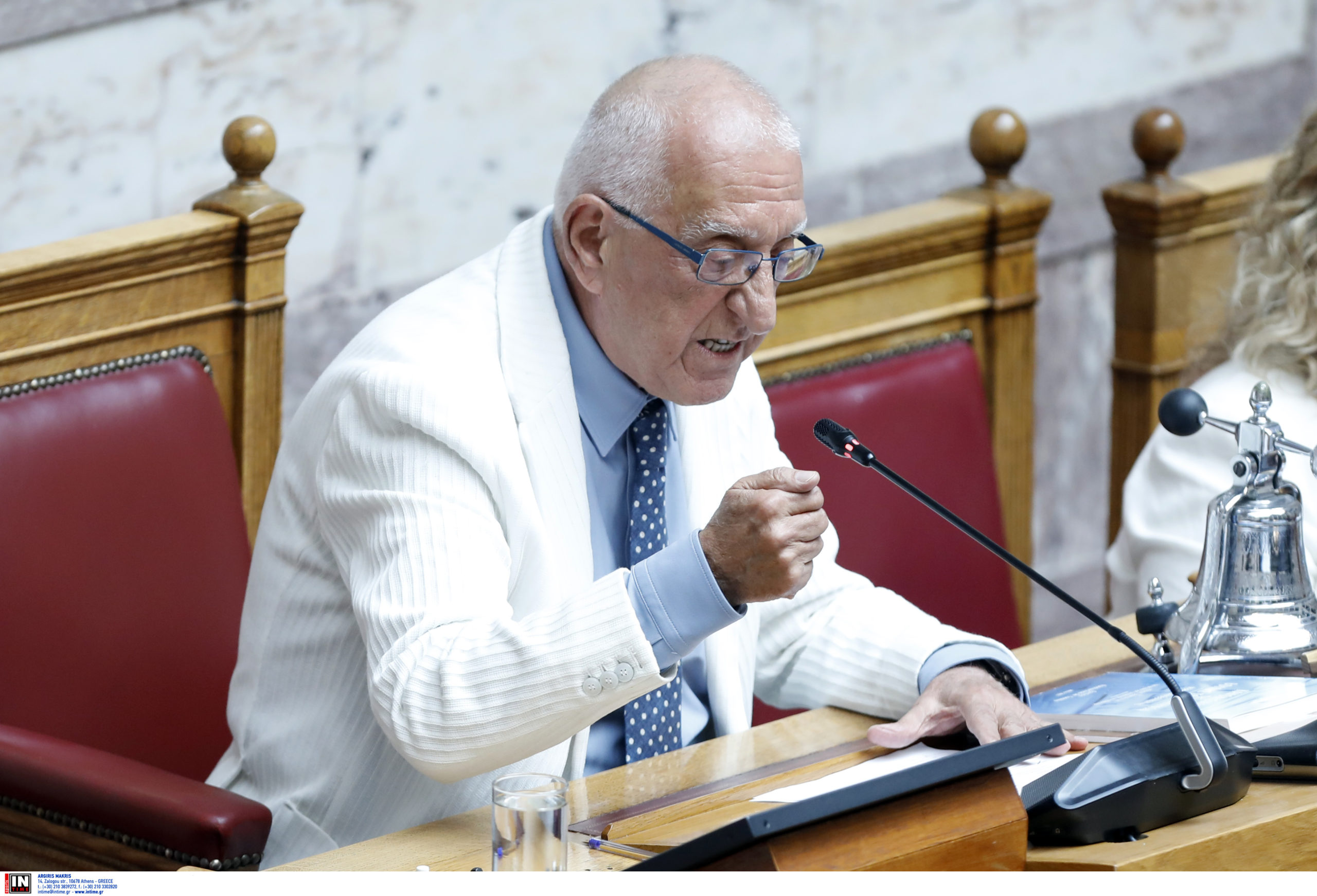 Βουλή: Στην Επιτροπή Δεοντολογίας παραπέμπει ο Κακλαμάνης την Κωνσταντοπούλου