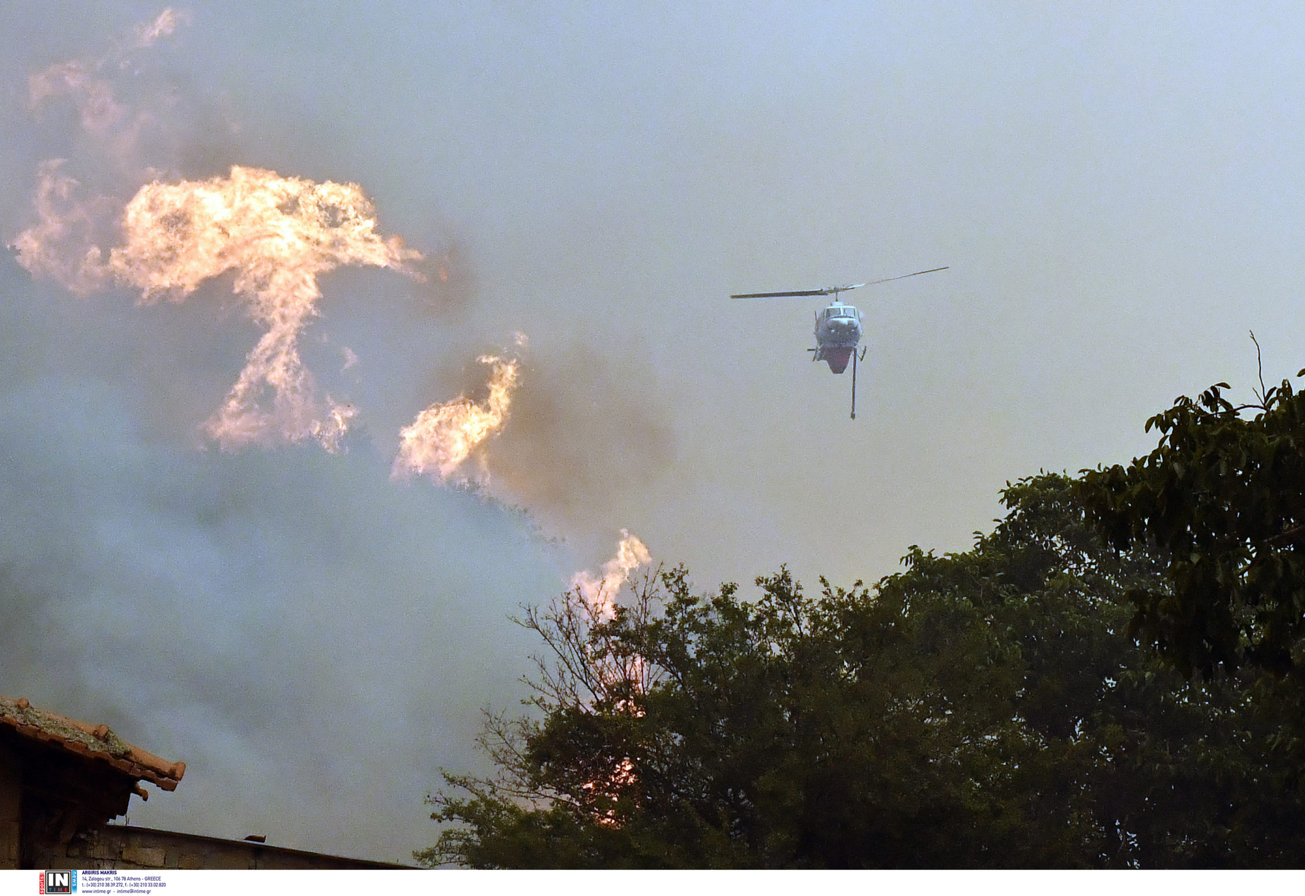 Κορινθία: Καλύτερη η εικόνα της πυρκαγιάς στον Φενεό – Σηκώθηκαν τα πρώτα εναέρια