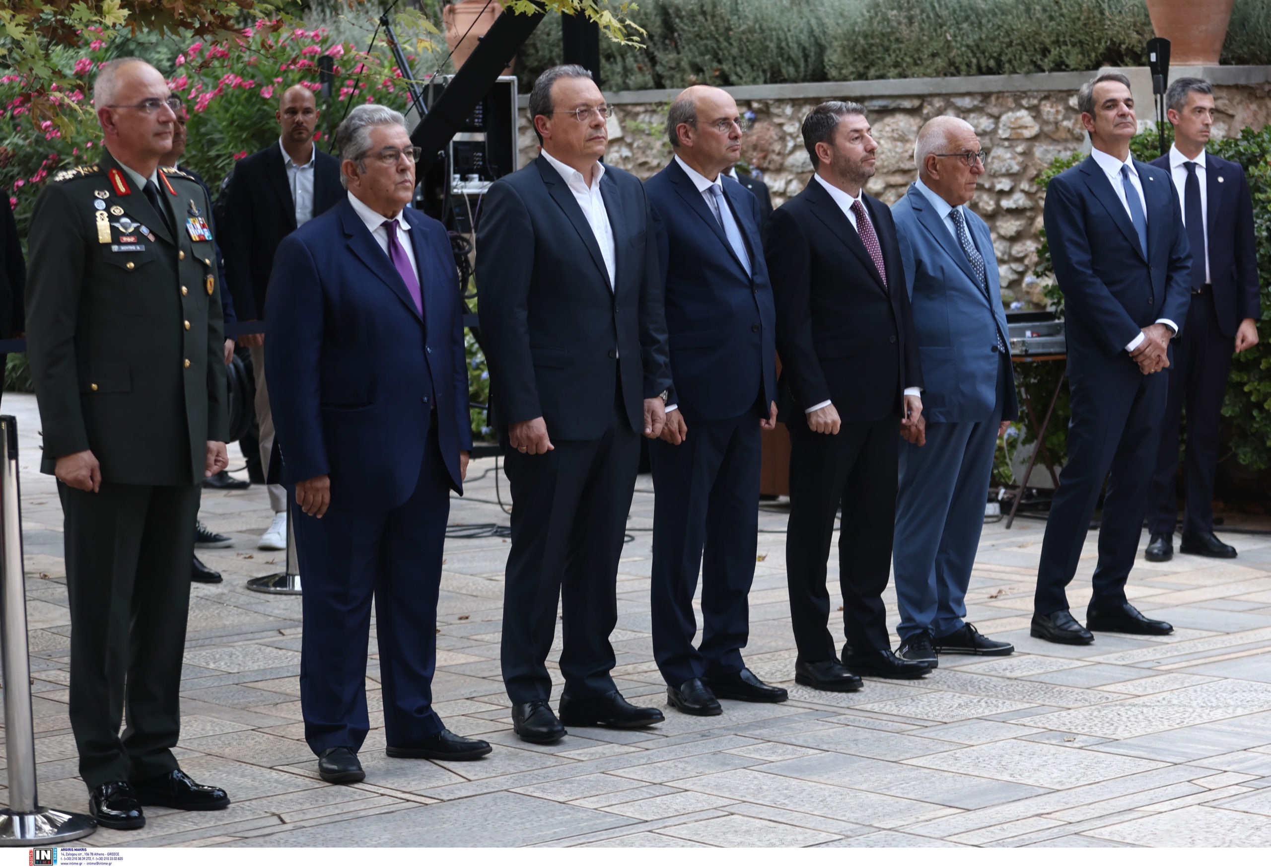 αποκατάσταση της δημοκρατίας, Προεδρικό Μέγαρο, δεξίωση 