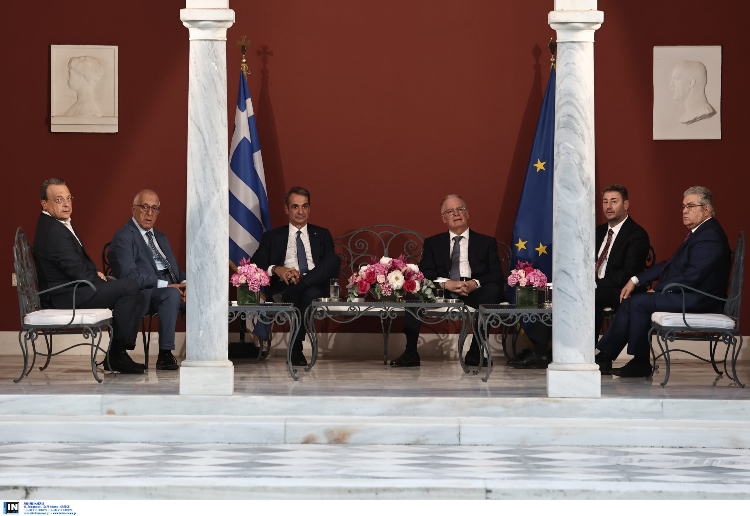 Αμηχανία και «ψυχρό» κλίμα στο Προεδρικό Μέγαρο – Μητσοτάκης: Είναι δύσκολο να προσποιούμαστε όταν μας κατηγορούν με χυδαίους χαρακτηρισμούς