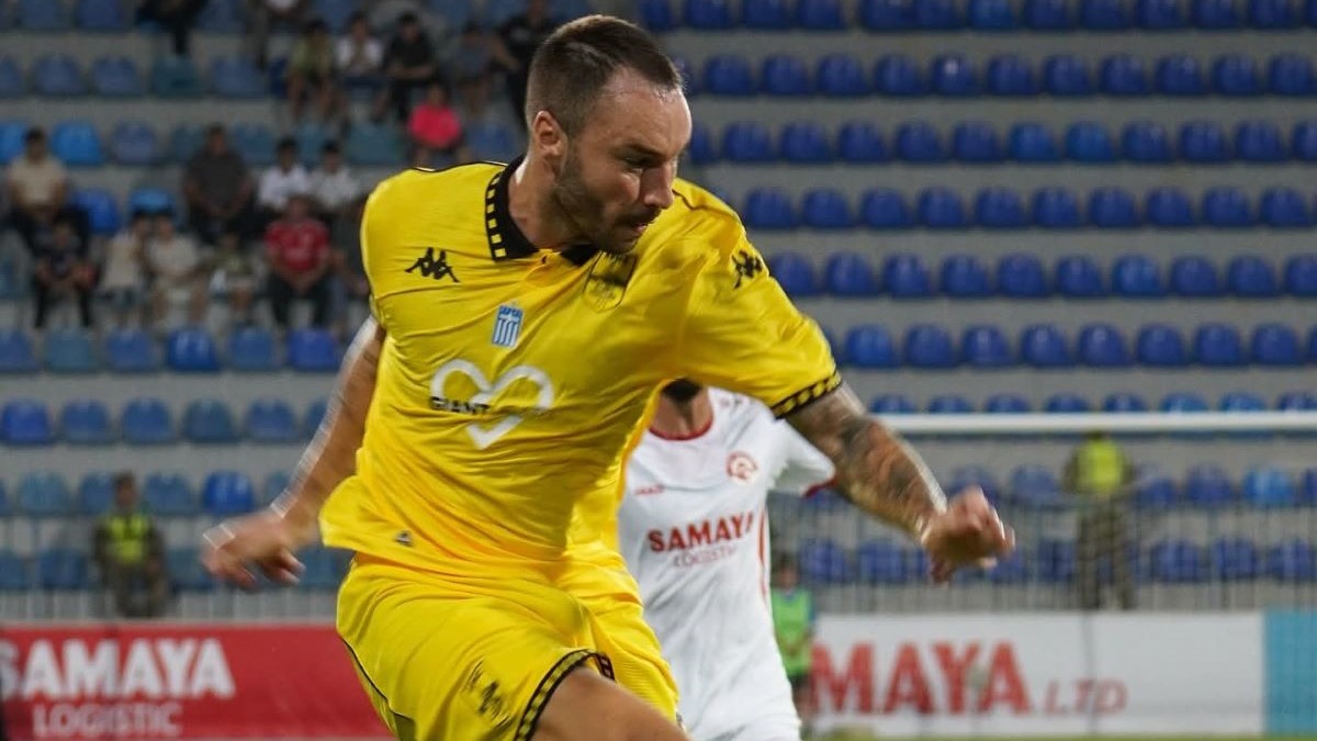 Αράζ – Άρης 2-1: Έχασε το μυαλό του και μαζί το ματς