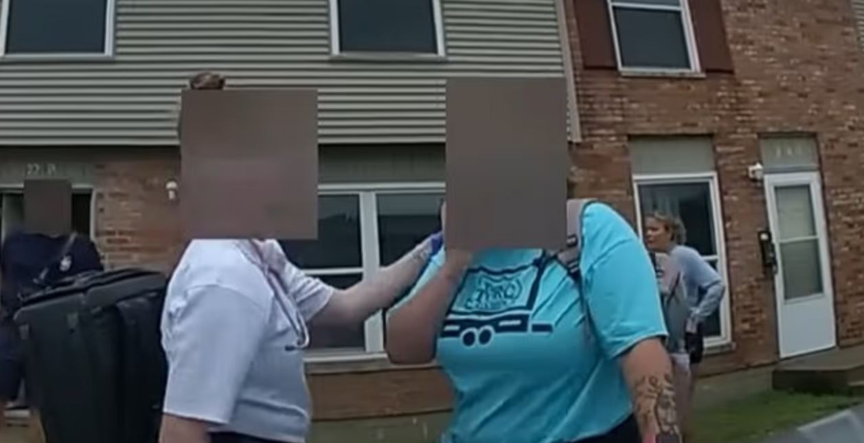 Σπαρακτικό βίντεο: Η στιγμή που μητέρα μαθαίνει ότι πέθανε το 10 μηνών κοριτσάκι της – Η νταντά κατηγορείται για στραγγαλισμό