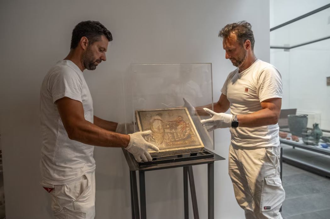 Ιταλία: Επιστρέφει στην Πομπηία ρωμαϊκό ψηφιδωτό που είχε κλέψει αξιωματικός των Ναζί κατά τον Β’ Παγκόσμιο Πόλεμο