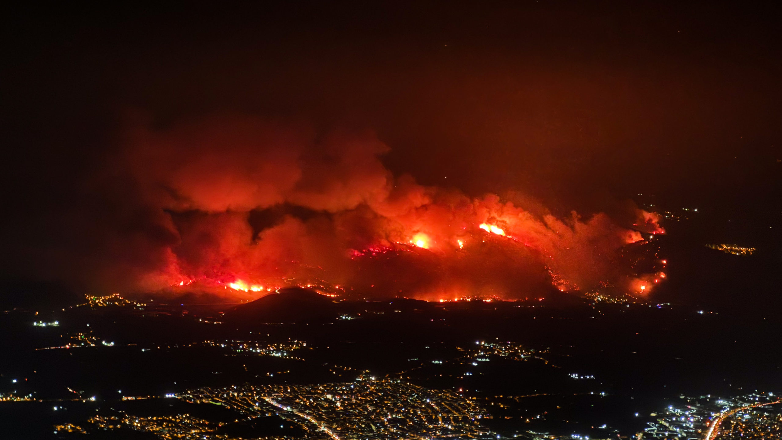 Τουρκία: Εικόνες αποκάλυψης στην Προύσα – Χιλιάδες στρέμματα δασικής έκτασης έγιναν στάχτη – Δείτε φωτογραφίες