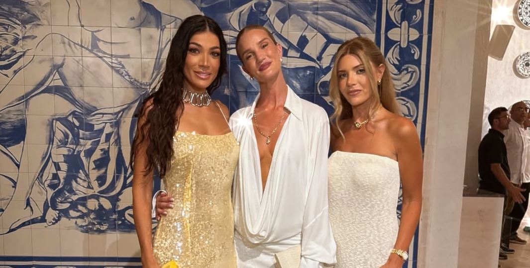 Ήβη Αδάμου: Ποζάρει με το αγγελάκι της Victoria’s Secret Rosie Huntington-Whiteley