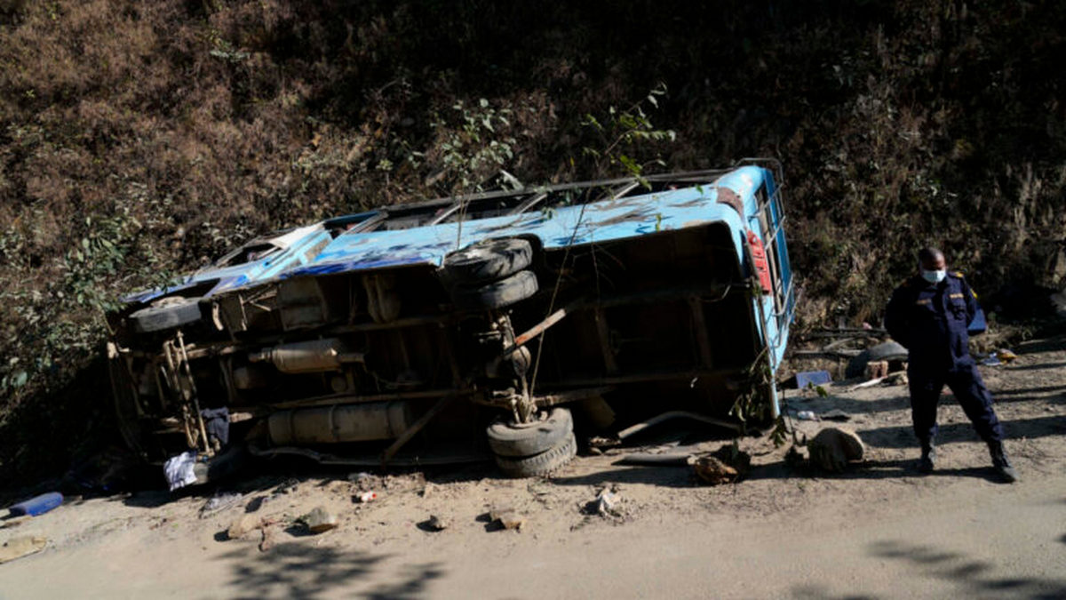 Τραγωδία στο Βιετνάμ: Εννέα νεκροί και 15 τραυματίες έπειτα από ανατροπή λεωφορείου