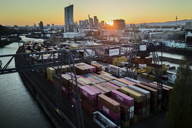 Γερμανία: Αντιδράσεις από την πλευρά της βιομηχανίας για τους δασμούς Τραμπ