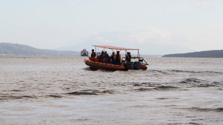 Ινδονησία: Έντεκα αγνοούμενοι από ανατροπή σκάφους στα νησιά Μενταουάι