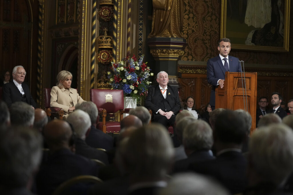 Μακρόν - βρετανικό κοινοβούλιο