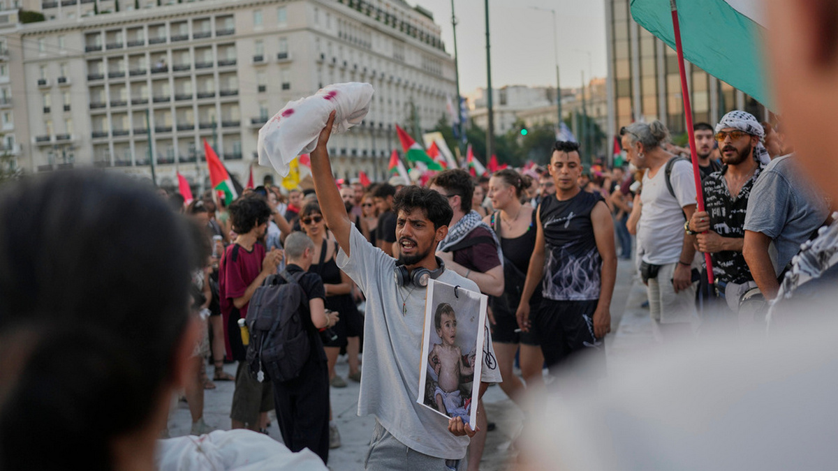 Μαζική διαδήλωση στο Ισραήλ για να τερματιστεί ο πόλεμος στη Λωρίδα της Γάζας