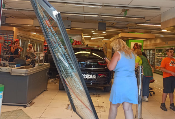 Νίκαια, Ατύχημα, Σούπερ Μάρκετ