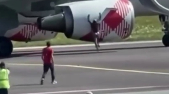 Μιλάνο: Βίντεο-σοκ με τις τελευταίες στιγμές του 35χρονου τον οποίο «ρούφηξε» τουρμπίνα αεροπλάνου