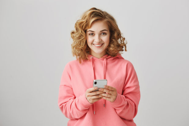 8 πράγματα που δεν "ανεβάζουν" ποτέ στα μέσα κοινωνικής δικτύωσης οι πραγματικά ευτυχισμένοι άνθρωποι. Φωτογραφία: Freepik