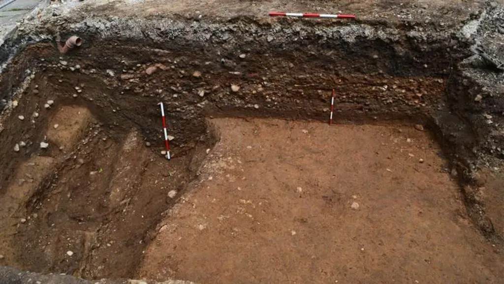 Τμήματα του ρωμαϊκού δρόμου που ήρθαν στο φως.