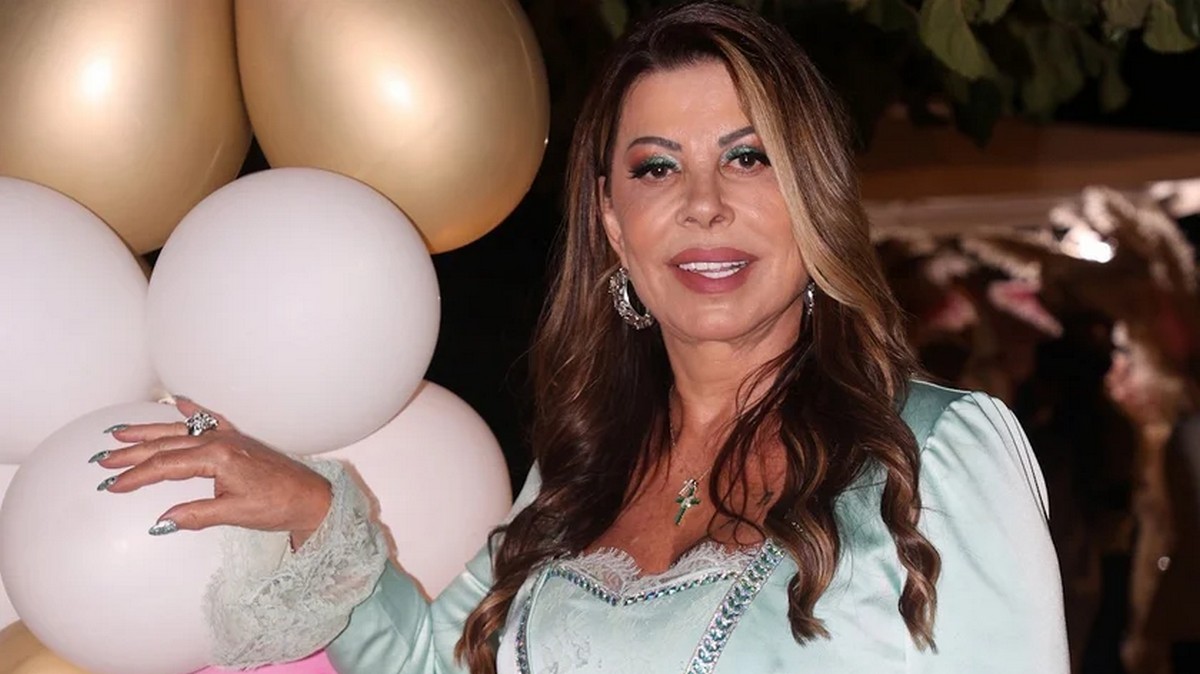 Άντζελα Δημητρίου: Ποζάρει ξυπόλυτη και άβαφη με μαγιό – «Μην ακούσω τίποτα»