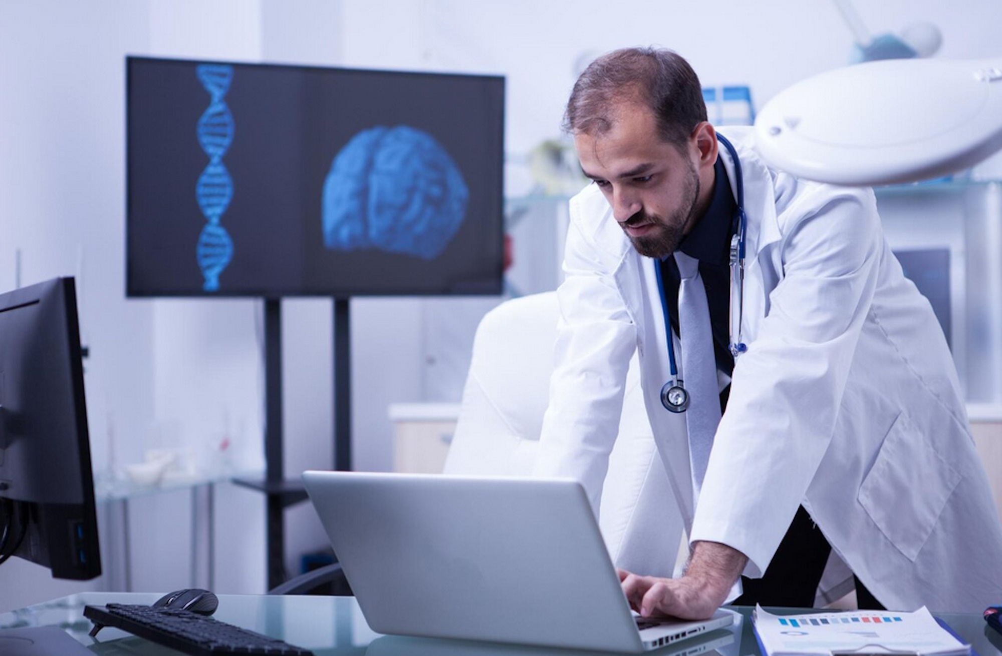 Γνωστική εξασθένηση: Νευροχειρουργός κρούει τον κώδωνα του κινδύνου για 3 τροφές που μπορούν να «συρρικνώσουν τον εγκέφαλο»