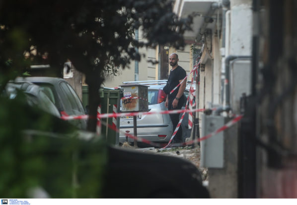 Θεσσαλονίκη: Ισχυρή έκρηξη σε ισόγειο διαμέρισμα πολυκατοικίας – Τραυματίστηκαν δύο άτομα, εξετάζεται το ενδεχόμενο τρομοκρατικής ενέργειας