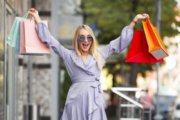 Διέλυσε τον γάμο της ξοδεύοντας 100 χιλιάδες ευρώ σε ρούχα - "δεν μπορώ να την εμπιστευτώ πλέον". Φωτογραφία: Freepik