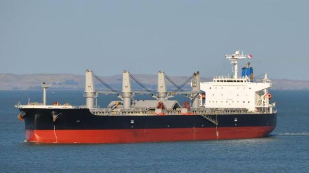 Υεμένη: Υπό ελληνική διαχείριση το πλοίο στο οποίο εκδηλώθηκε επίθεση – Δεν υπάρχουν Έλληνες στο πλήρωμα