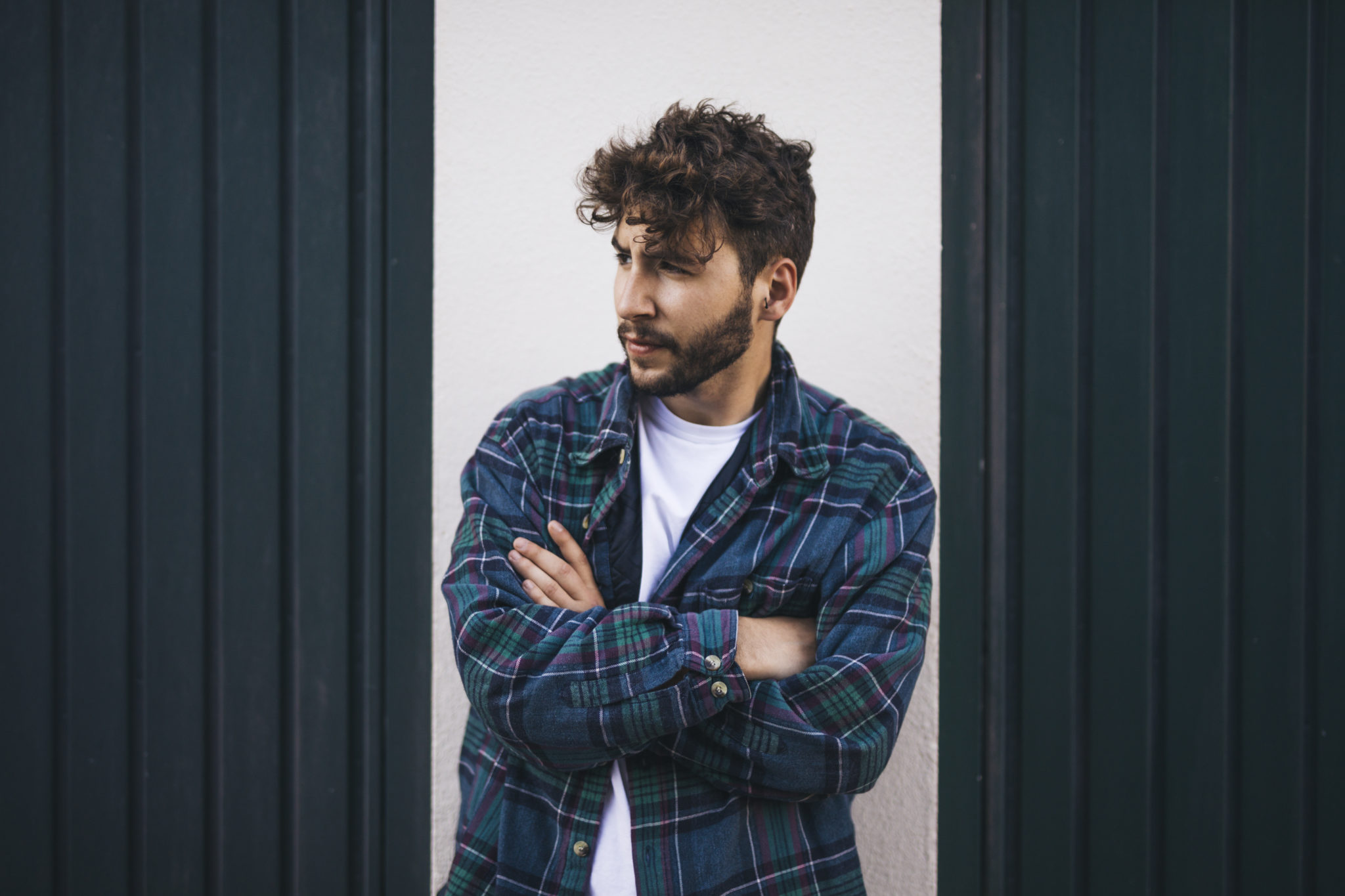 Η πρώην του αντιμετωπίζει οικονομικό πρόβλημα και είναι έξαλλη μαζί του - «Με κατηγορεί ότι κακομαθαίνω τα παιδιά μας και τα δικά της, από τον δεύτερο γάμο της, ζηλεύουν»