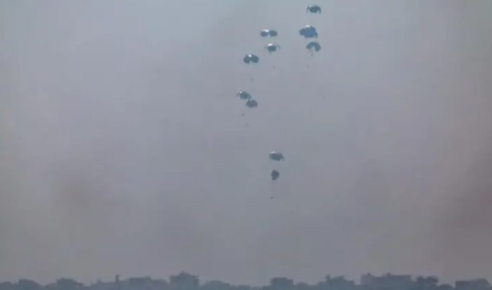 αεροπορικές ρίψεις Γάζα ανθρωπιστική βοήθεια