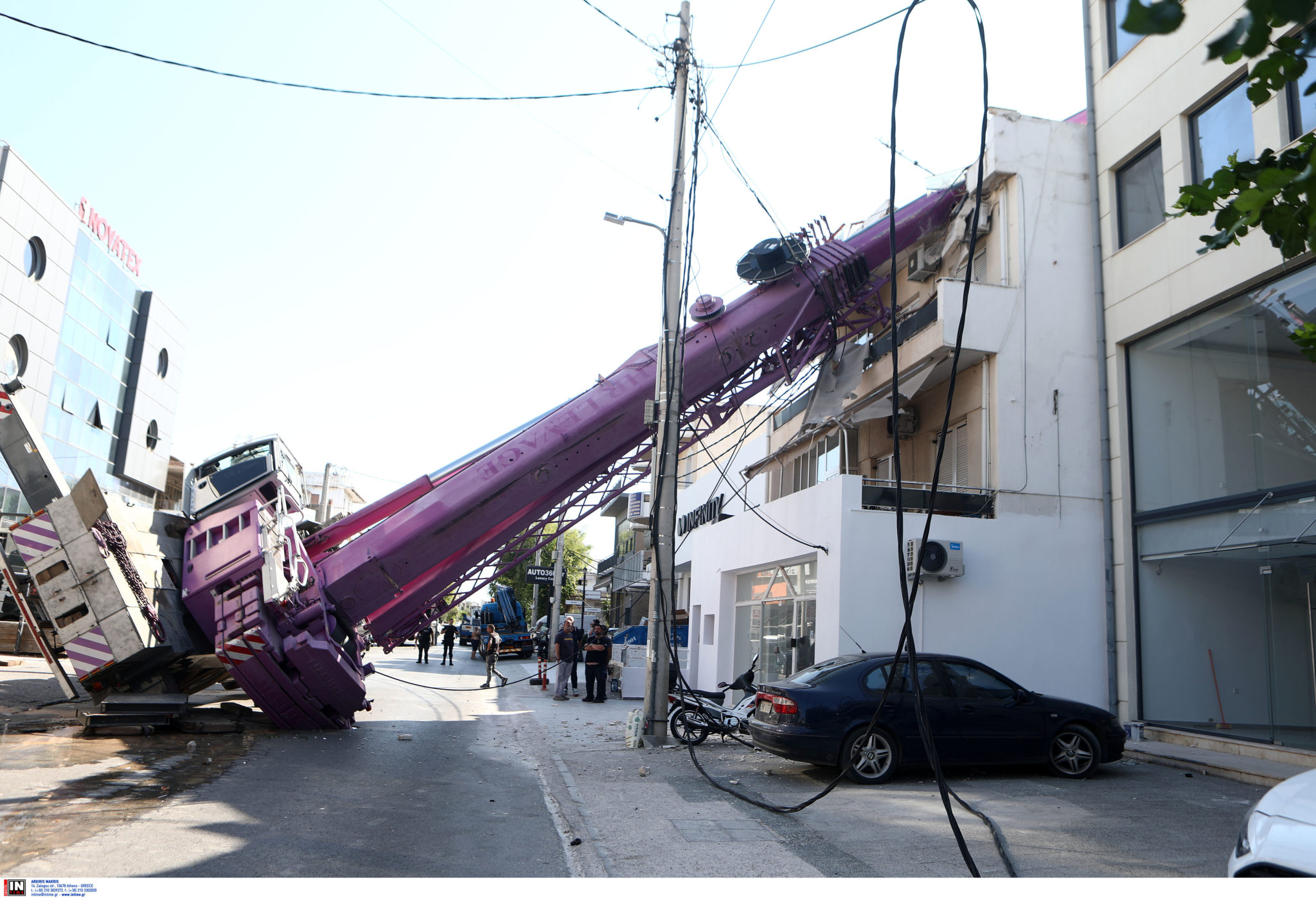 Περιστέρι: Γερανοφόρο όχημα