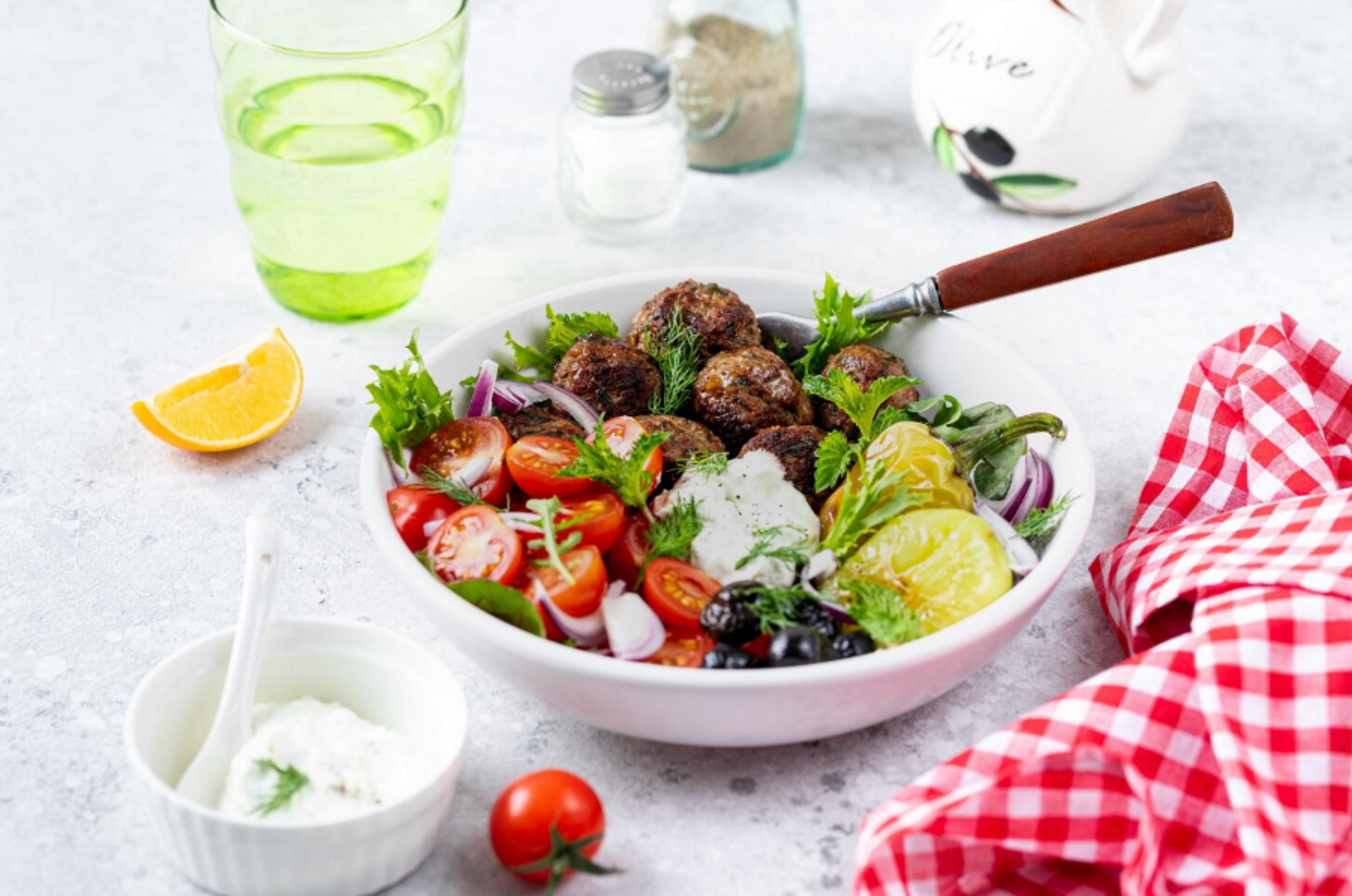 Συνταγή για κεφτεδάκια με φέτα και ελιά