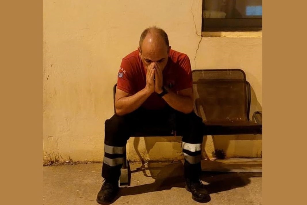 Τροχαίο στα Χανιά: Συγκλονίζει ο γιατρός του ΕΚΑΒ που παρέλαβε νεκρή την 31χρονη – «Το αίμα έχει ποτίσει τα ρούχα μου, το δέρμα μου»