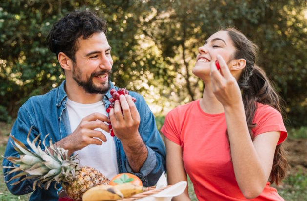 Χοληστερίνη: Τα 4 φρούτα που συμβάλλουν στην μείωσή της με φυσικό τρόπο και ενισχύουν την υγεία της καρδιάς