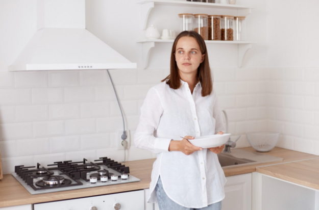 Απορροφητήρας: Το απλό κόλπο για να απαλλαγείτε από το συσσωρευμένο λίπος με 1 υλικό