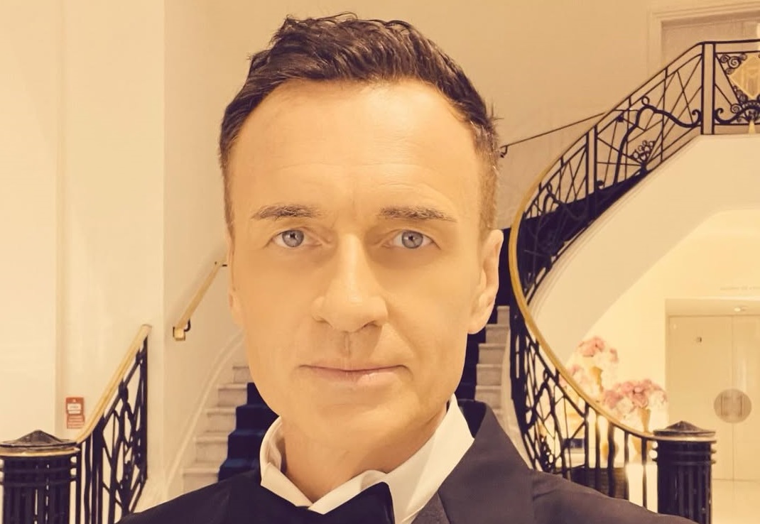 Julian McMahon: Η οικογένειά του «σπάει» τη σιωπή της μετά τον θάνατο του ηθοποιού