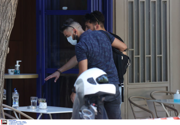 πυροβολισμοί καφετέρια Κολωνό