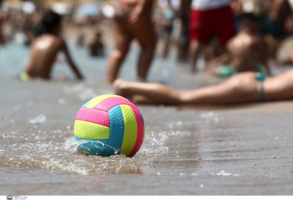 Καιρός καύσωνας παραλία